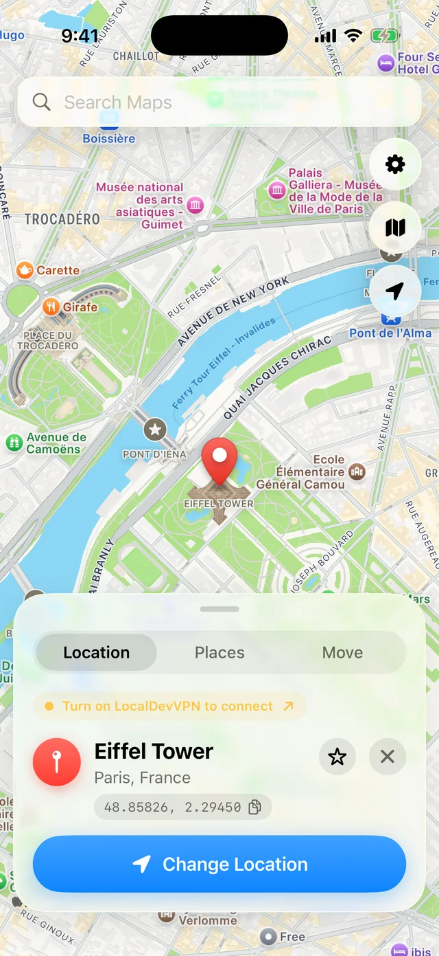 Pinshift for iPhone showing the Eiffel Tower